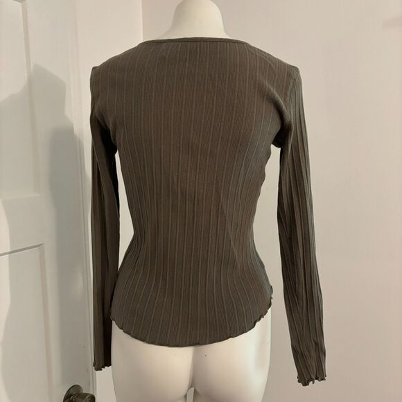 Tee Co size Small Olive Green Neutral Lettuce Hem Long Sleeve Henley - Picture 2 of 6